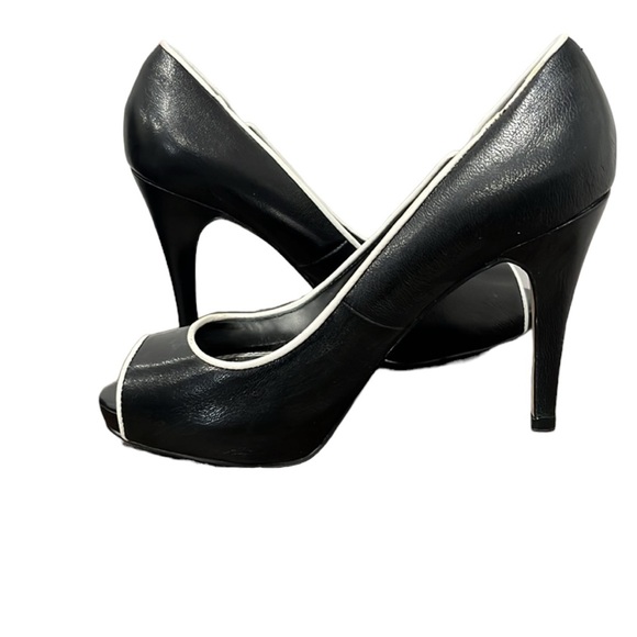 Size 7M WHITE HOUSE BLACK MARKET PEEP TOE HEELS  “JULIANNE” - Picture 6 of 9